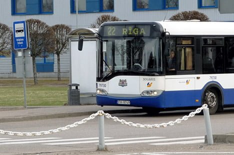 Остановка автобуса № 22 возле аэропорта Рига