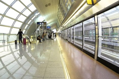 Станция метро в аэропорту Дубай