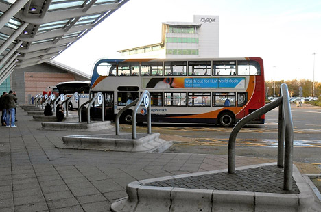 Автобусная станция в аэропорту Манчестера