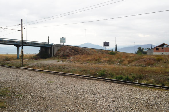 Железная дорога возле аэропорта Подгорица