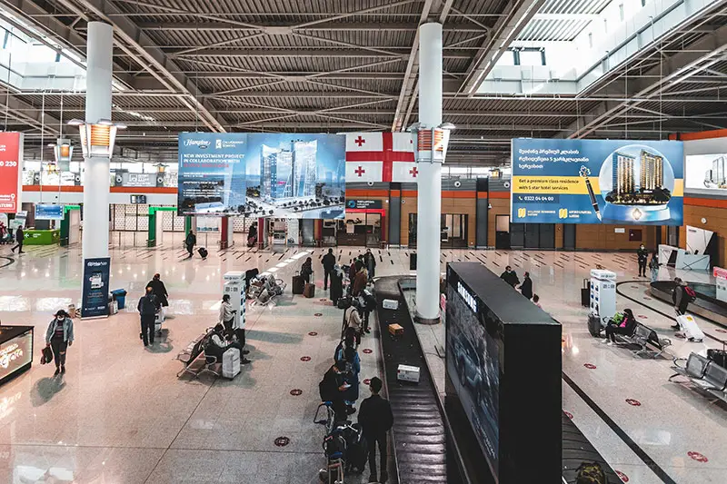 Терминал аэропорта Тбилиси внутри